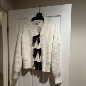 NWT ‘Bows’ Sweater